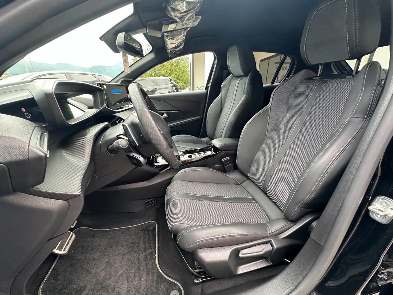 Peugeot 208 1.2 hybrid GT 145cv e-dcs 6