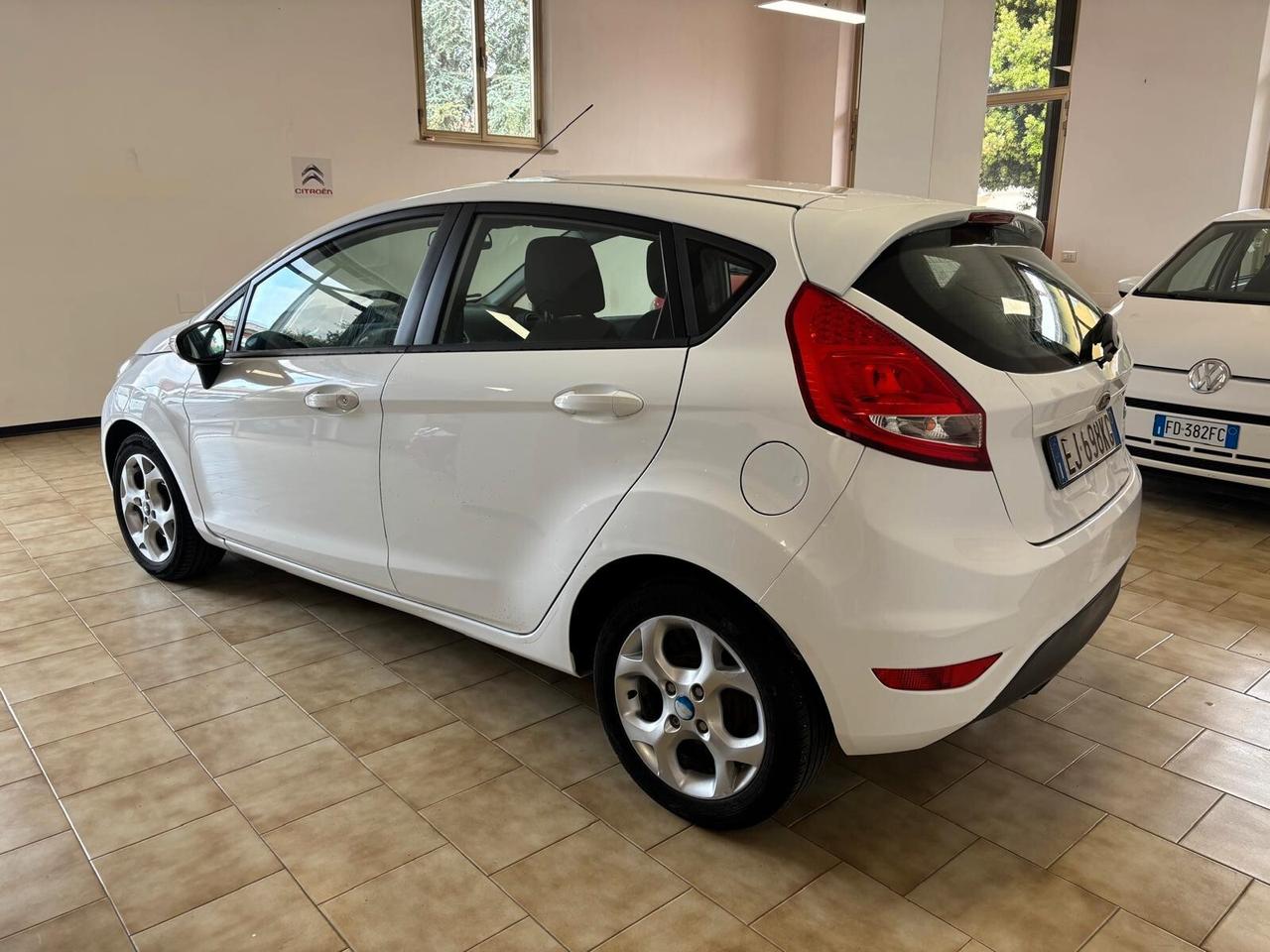 FORD FIESTA ANNO 2011 DS 1.4 ADATTA NEOPATENTATI KM 196 MILA