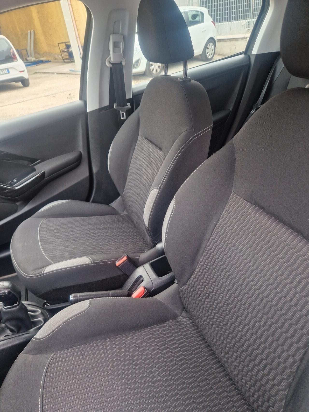 Peugeot 208 82CV 5 porte Access NEOPATENTATI