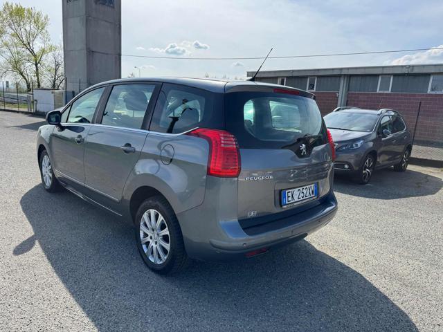 PEUGEOT 5008 1.6 HDi 112CV Business