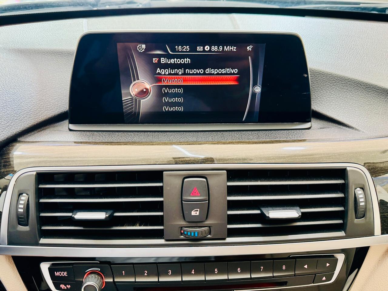 Bmw 316d Touring Luxury Autom/LED/Navi