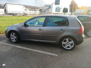 Volkswagen Golf 1.9 TDI DSG HAIRLINE MODEL.2008
