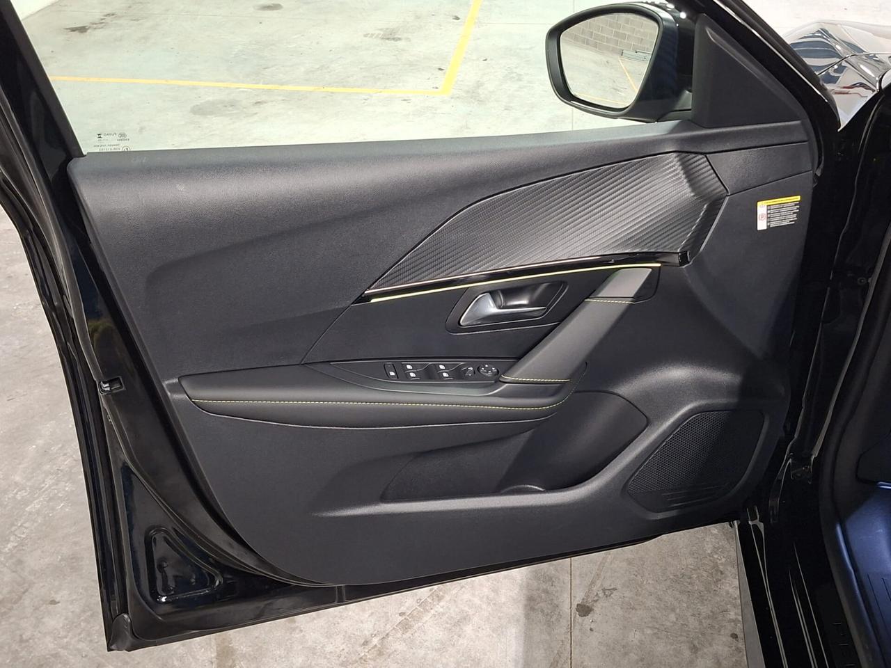 Peugeot 208 1200 mhev Hybrid 136CV GT e-DCS6 Km.0