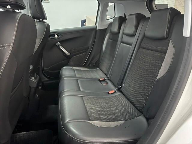 Peugeot 2008 BlueHDi 120 S&S Black Matt