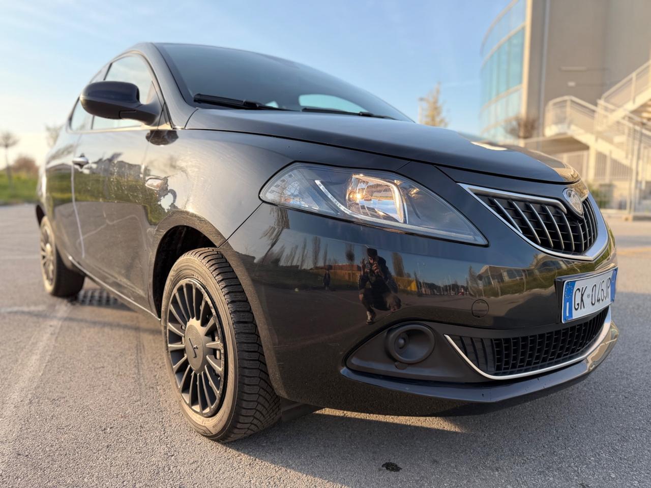 Lancia Ypsilon 1.0 FireFly 5 porte S&S Hybrid Alberta Ferretti