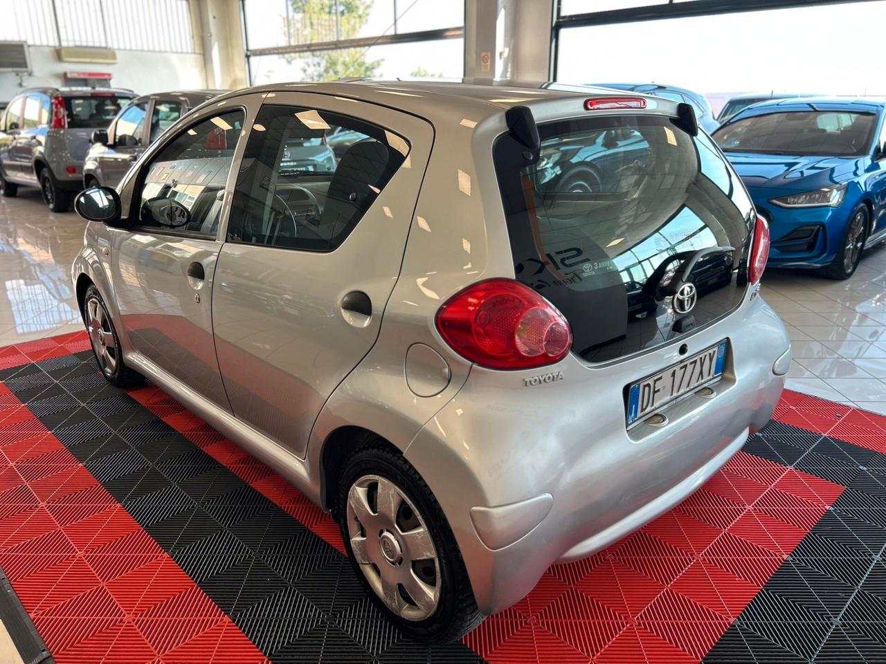 Toyota Aygo 1.0 12V VVT-i 5 porte Sol