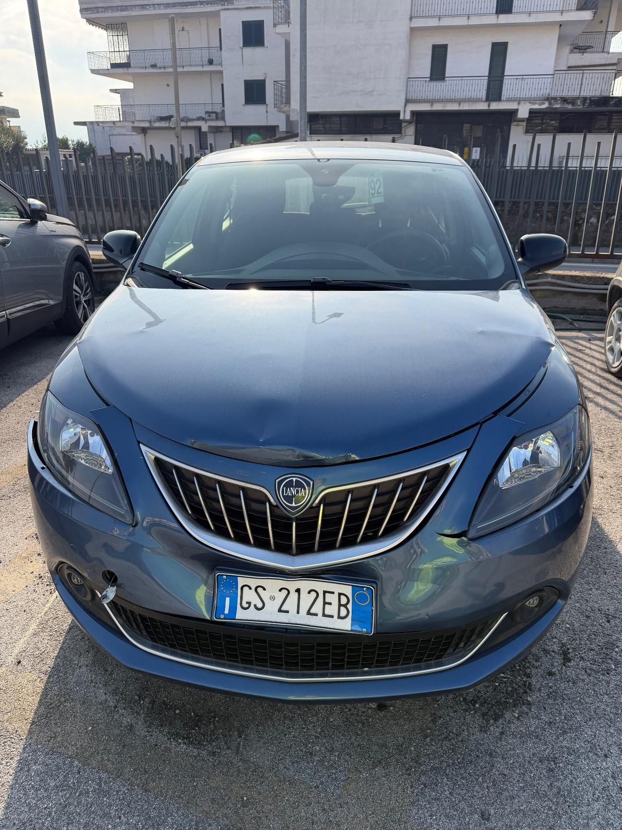 Lancia Ypsilon 1.0 70CV Hybrid Gold