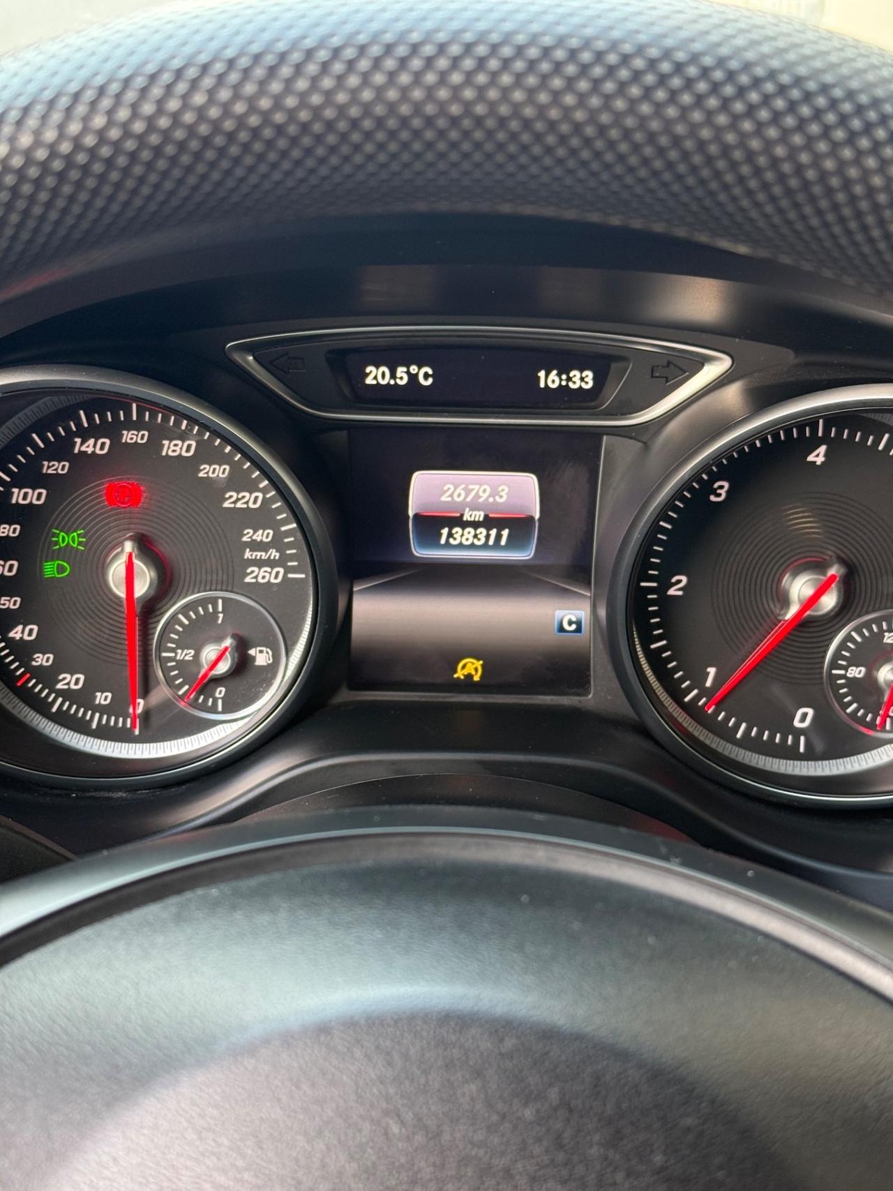 Mercedes-benz CLA 180 d Premium