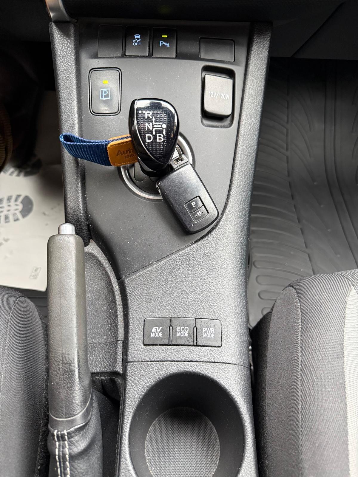 Toyota Auris Touring Sports 1.8 Hybrid Cool Automatica ***OK NEOPATENTATI***