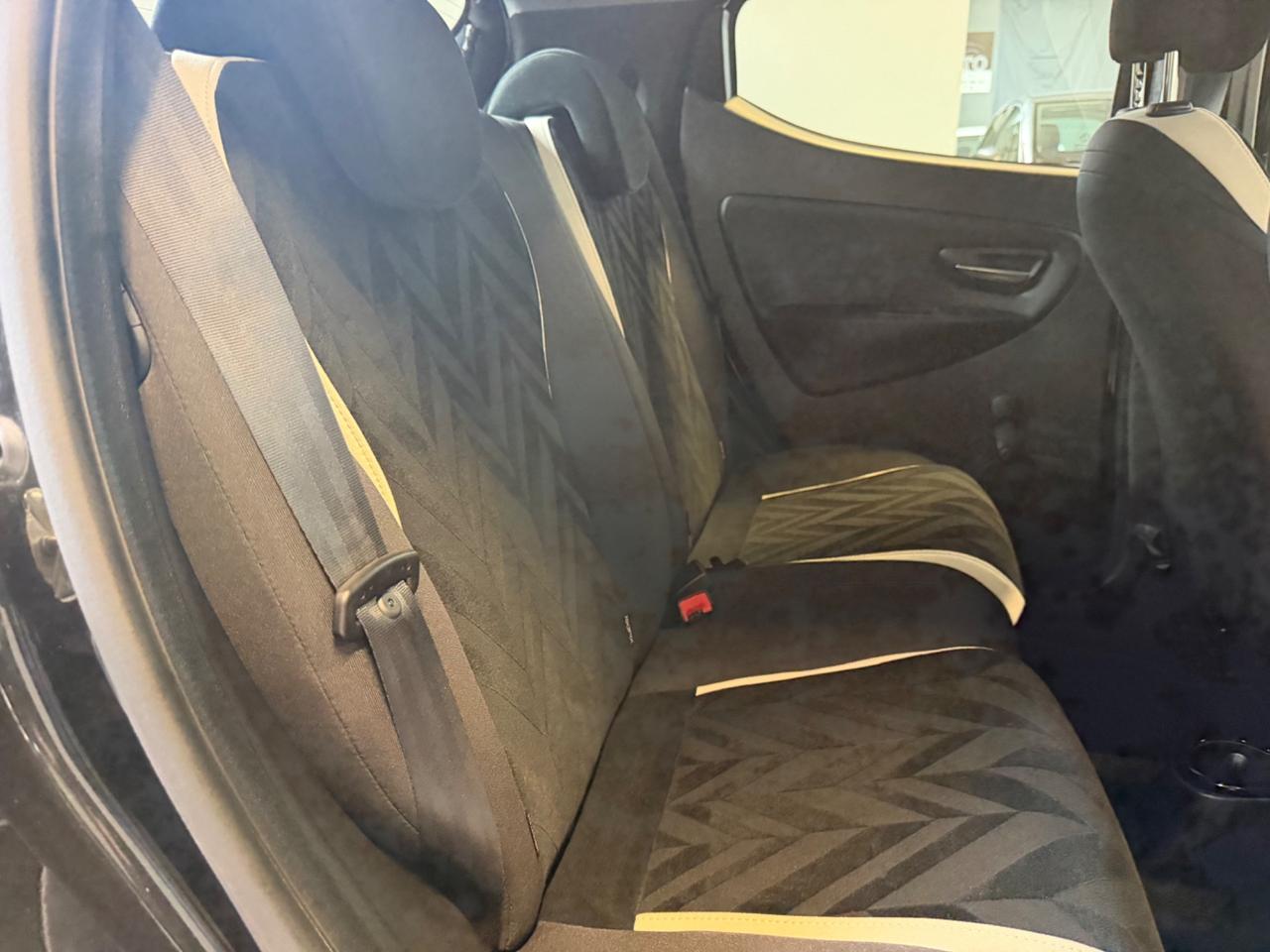 Lancia Ypsilon 0.9 TwinAir 85 CV 5 porte S&S DFN Gold