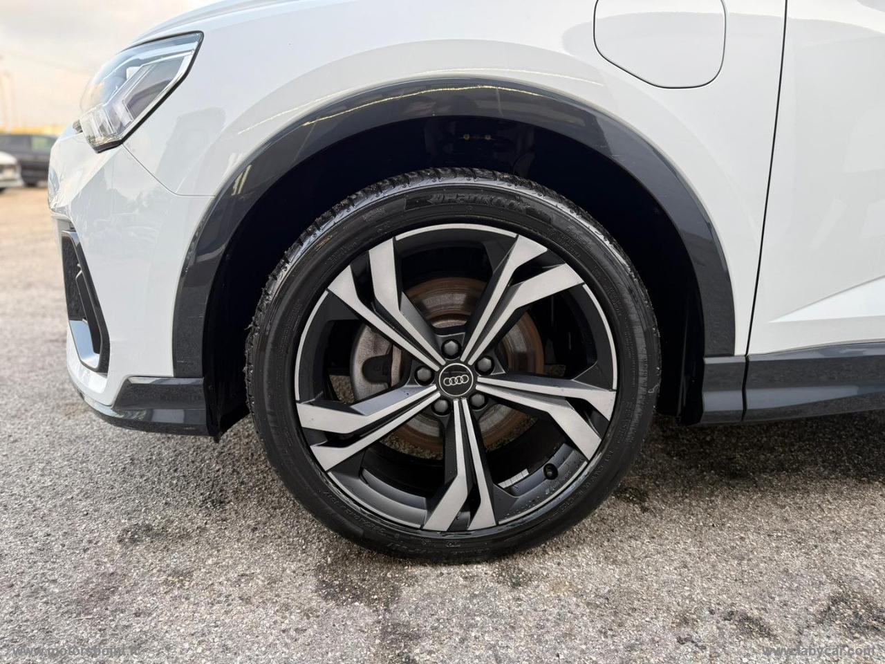 AUDI Q3 SPORTBACK 45 TFSI e S tronic Bus. Plus