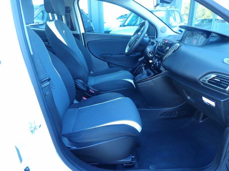 Lancia Ypsilon Ypsilon 0.9 TwinAir 85 CV 5 porte Metano Ecochic Elefantino