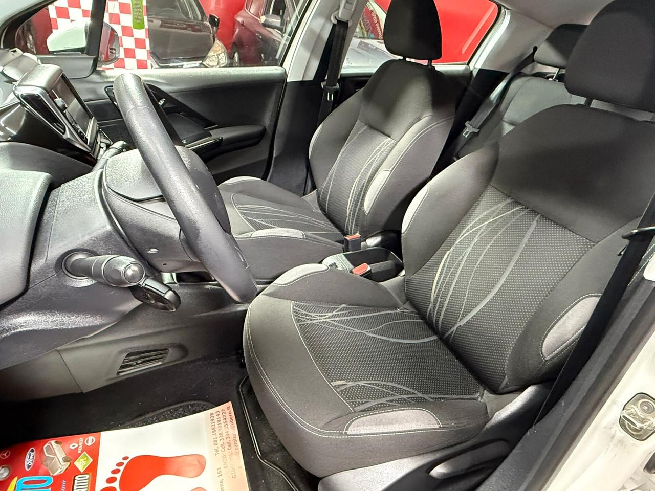 Peugeot 208 1.0 68cv Active - 2014