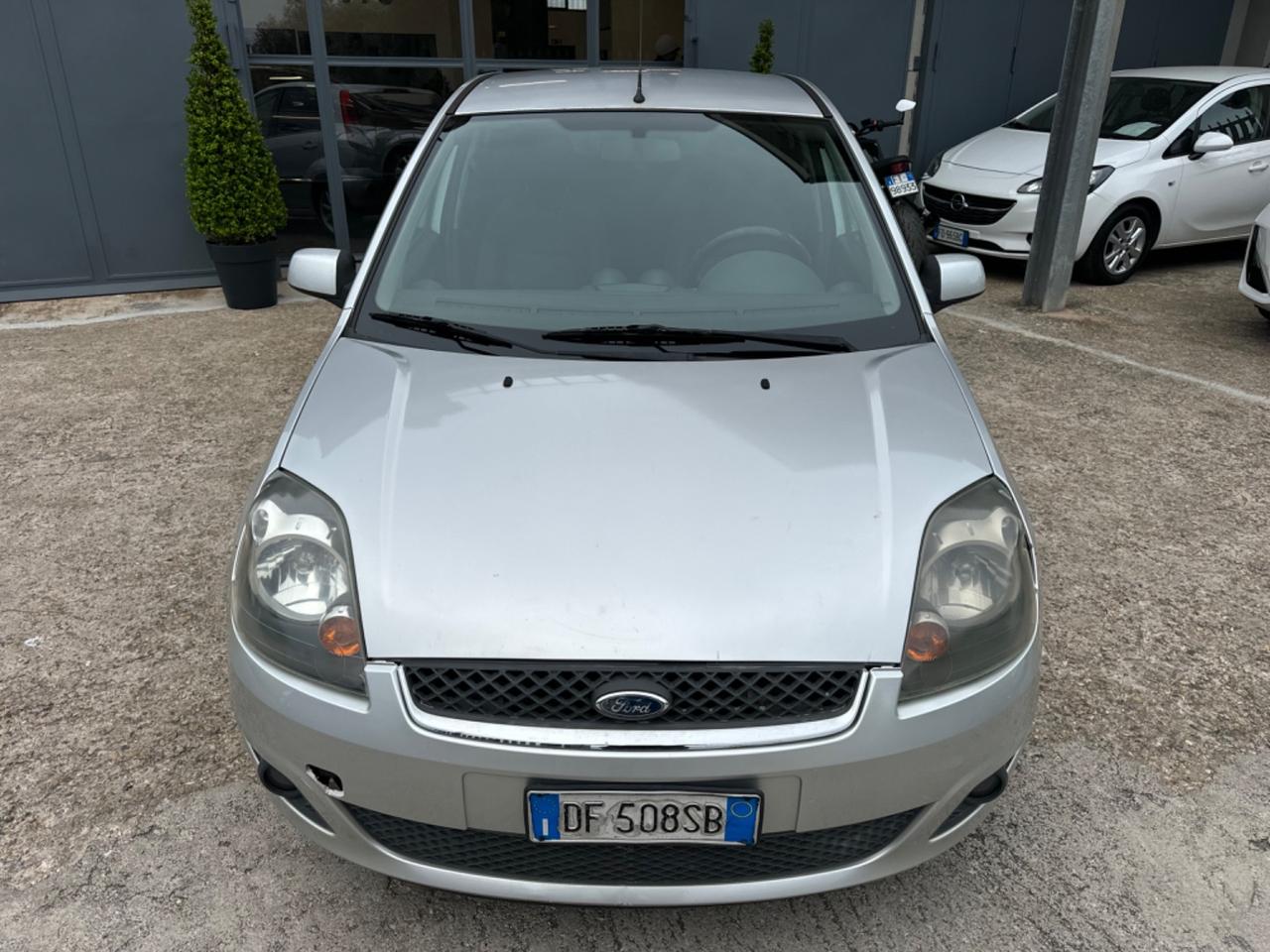 Ford Fiesta 1.4 TDCi 5 porte UNIPRO!