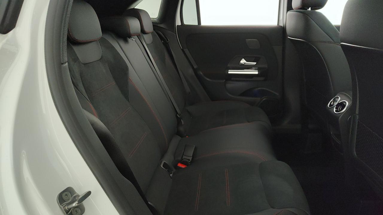 Mercedes-Benz GLA 200 d automatic