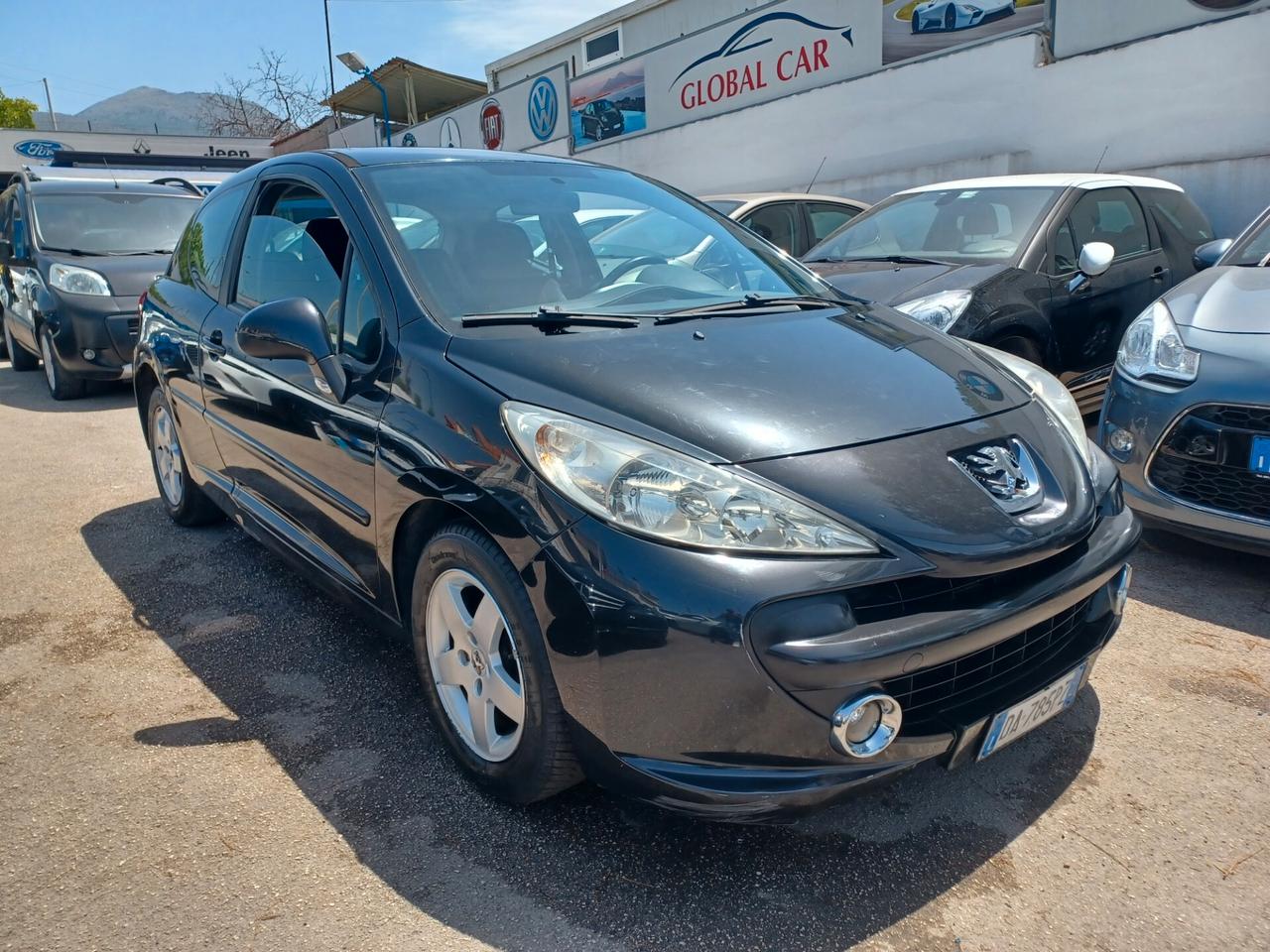 Peugeot 207 1.4 88CV 3p. ONE Line