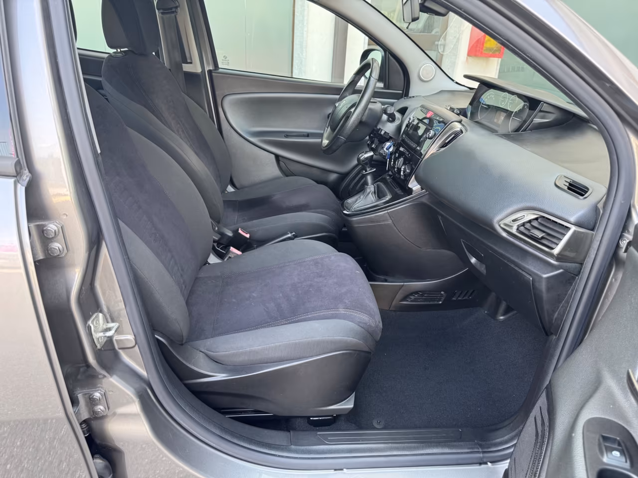 Lancia Ypsilon 1.2 69 CV Silver