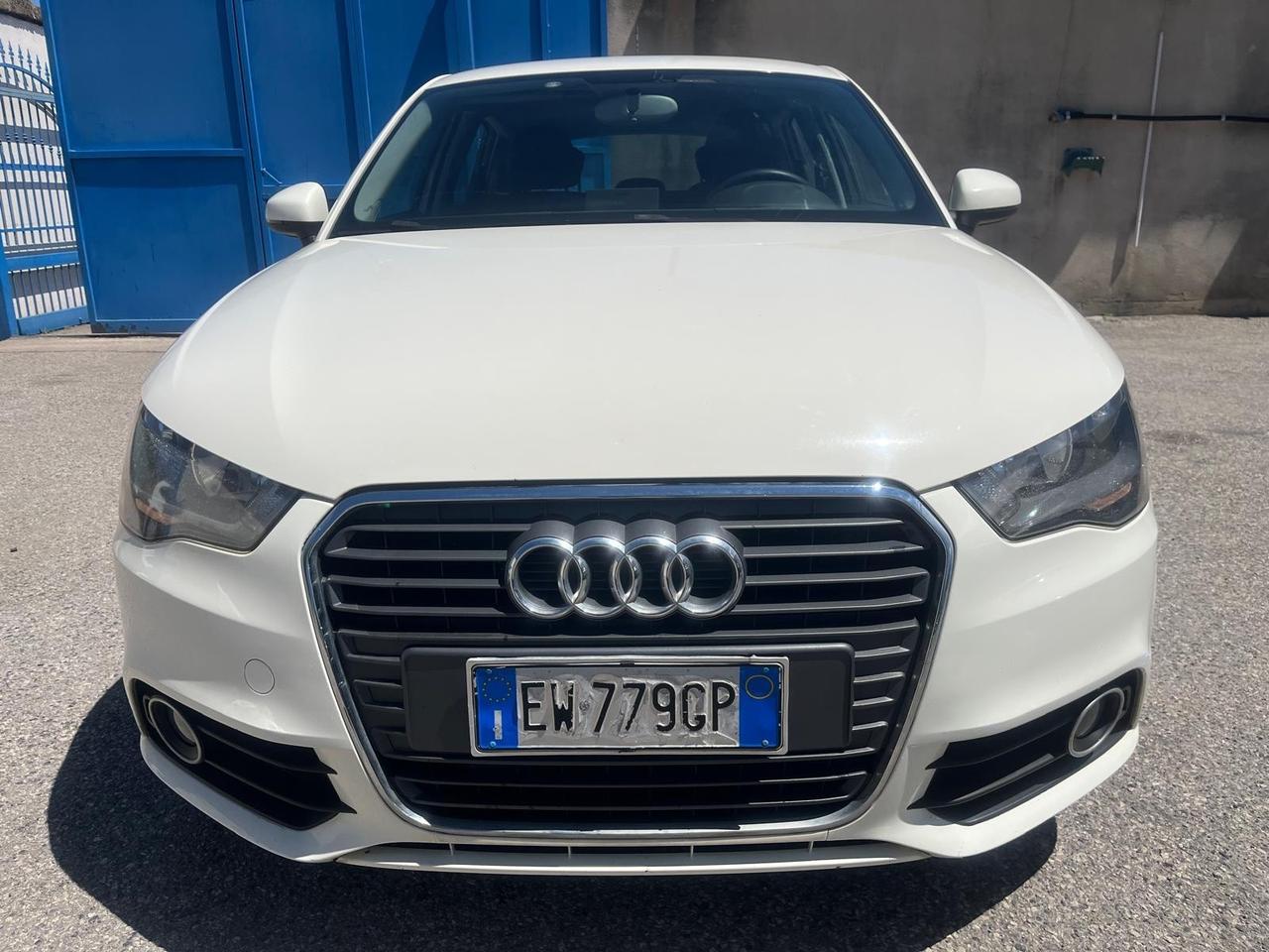 Audi A1 5P-1.6 tdi/90cv-full-2014