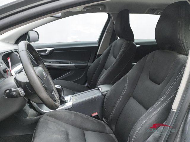 VOLVO V60 Cross Country D3