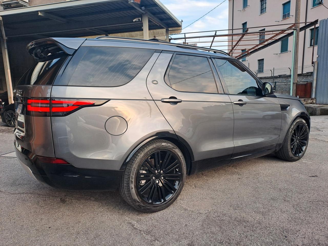 LAND ROVER DISCOVERY 3.0 TD6 HSE *7 POSTI TETTO VIRTUAL MERIDIAN*