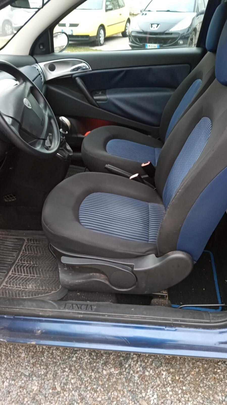 Lancia Ypsilon 1.4 Platino