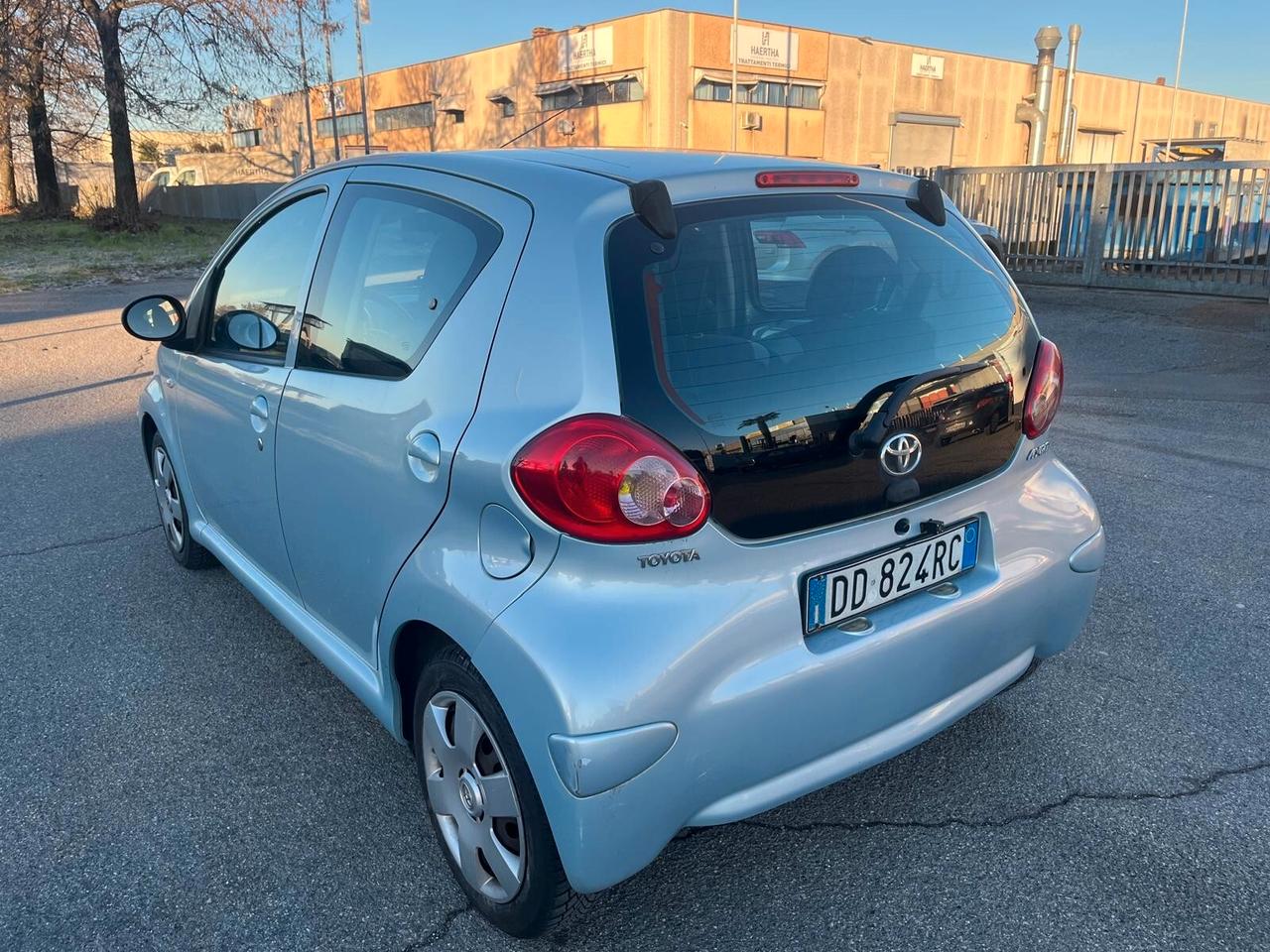 Toyota Aygo 1.0 12V VVT-i 5 porte Sol