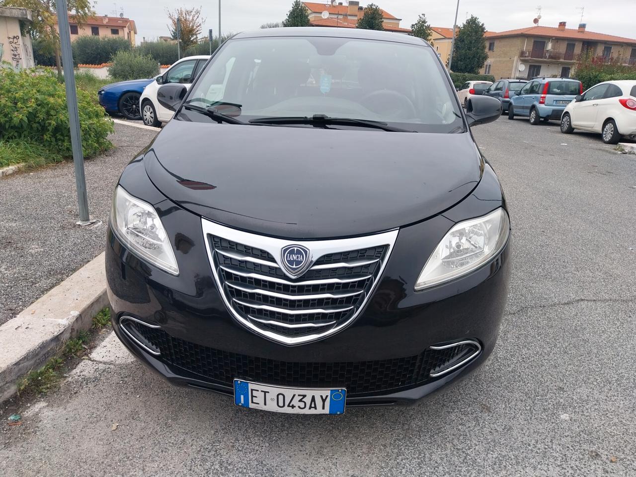 Lancia Ypsilon 1.2 69 CV 5 porte S&S Platinum