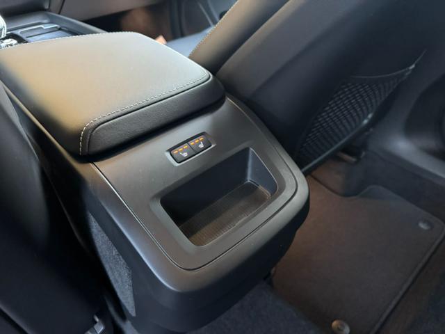 VOLVO XC60 B4 (d) AWD automatico Plus Dark