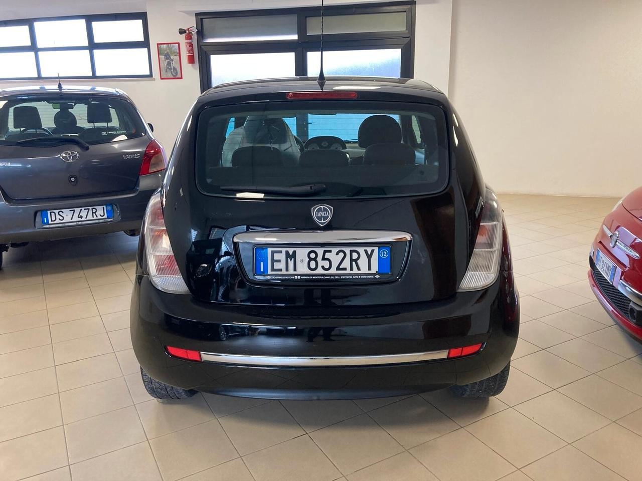 Lancia Ypsilon 1.2 69 CV Unyca