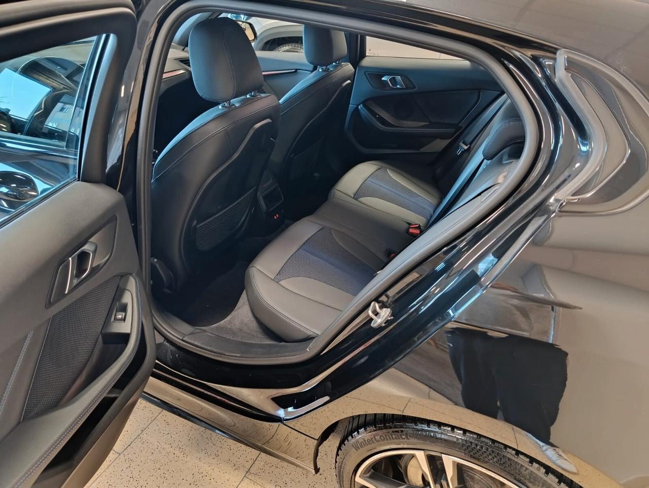 Bmw 118 118d 5p. Msport