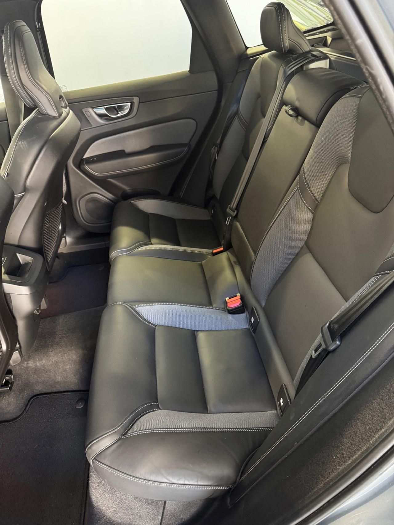 Volvo XC 60 XC60 B4 (d) automatico Business