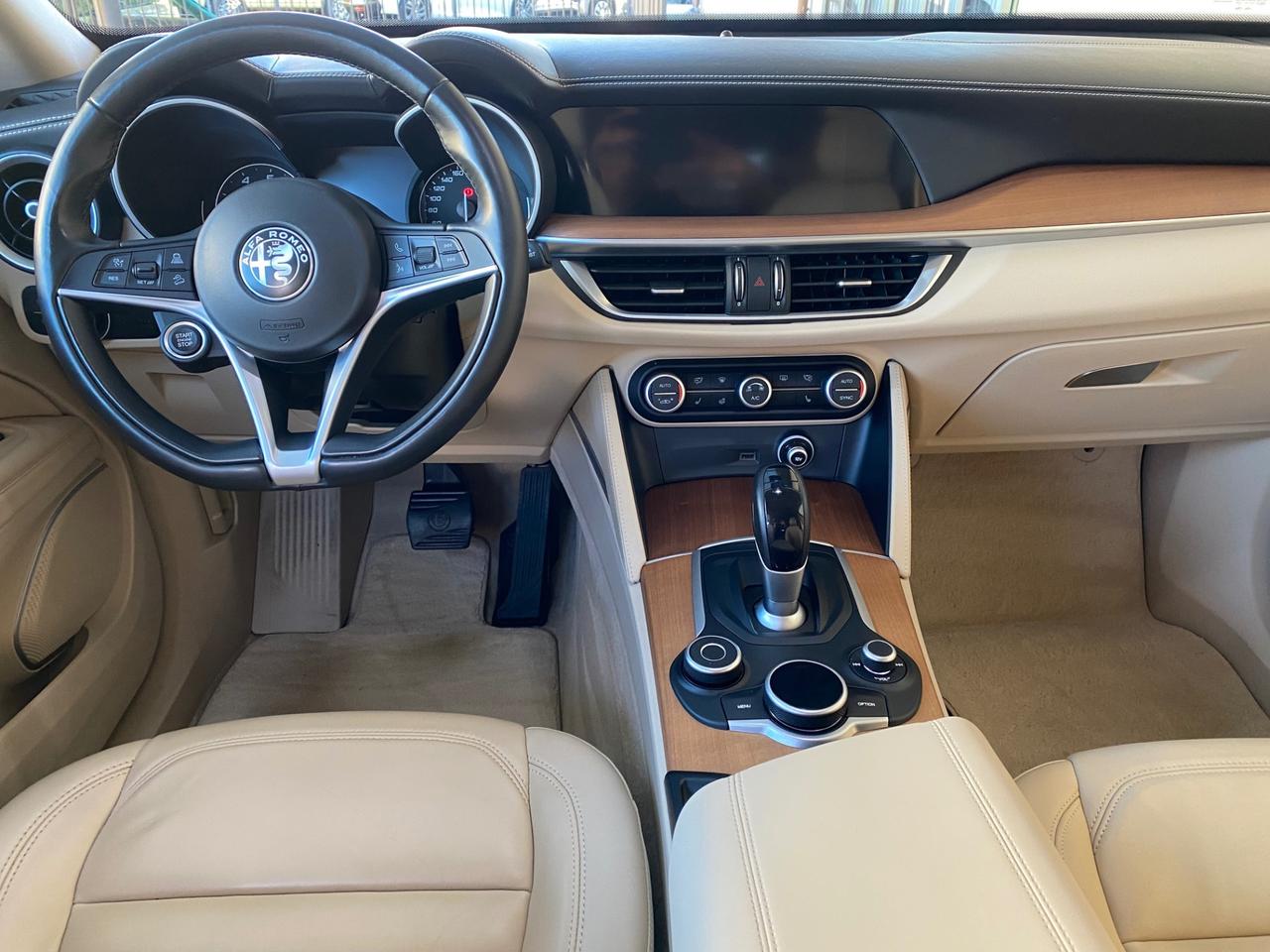 Alfa Romeo Stelvio 2.0 t Executive Q4 200cv auto my19