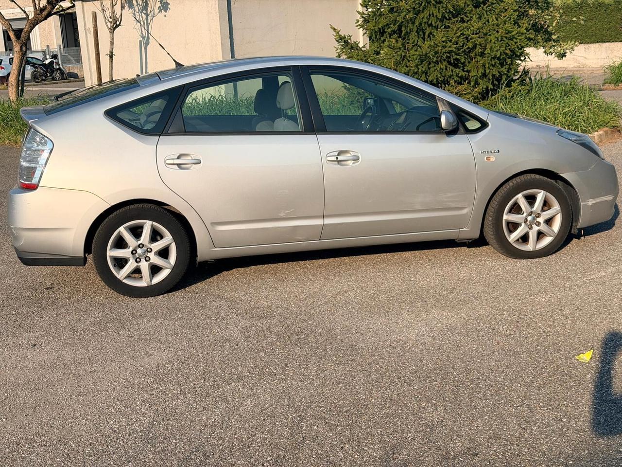 Toyota Prius 1.5i 16V Euro 4 - 2005 - 220.000 km