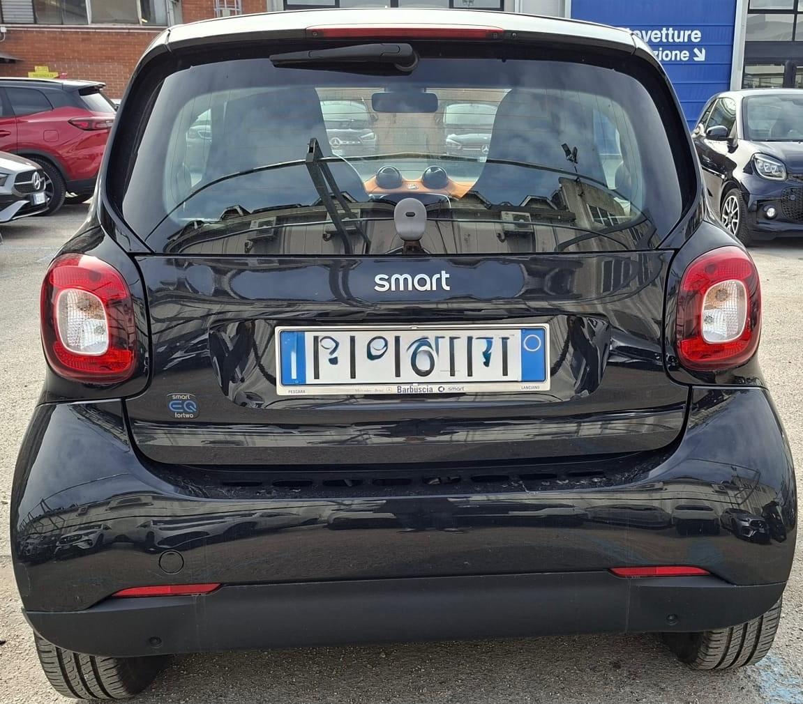 Smart fortwo EQ Prime iva esposta