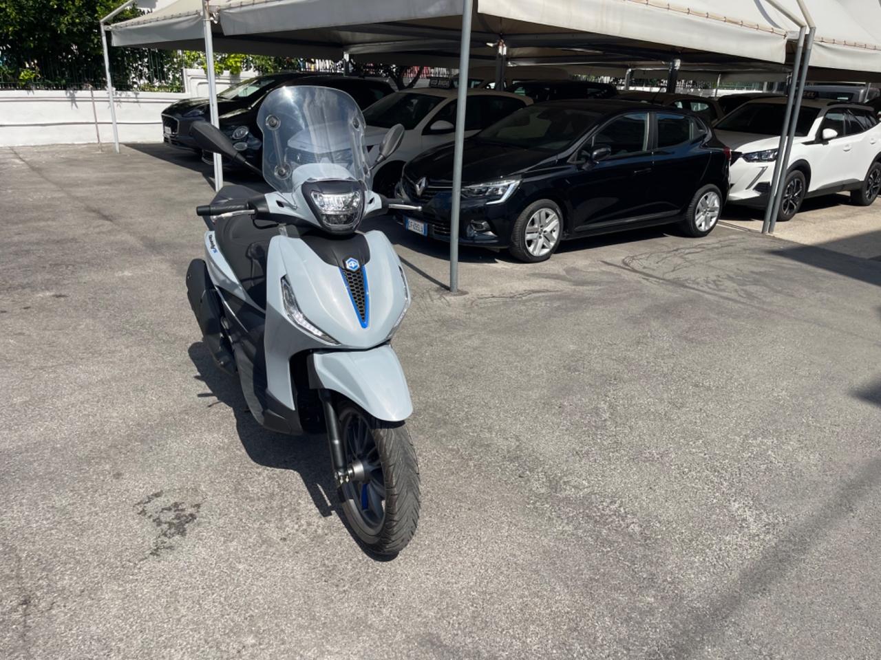Piaggio Beverly 400 i.e. 400S HPI ANNO 2025 KM 1000 PERFETTO!!!