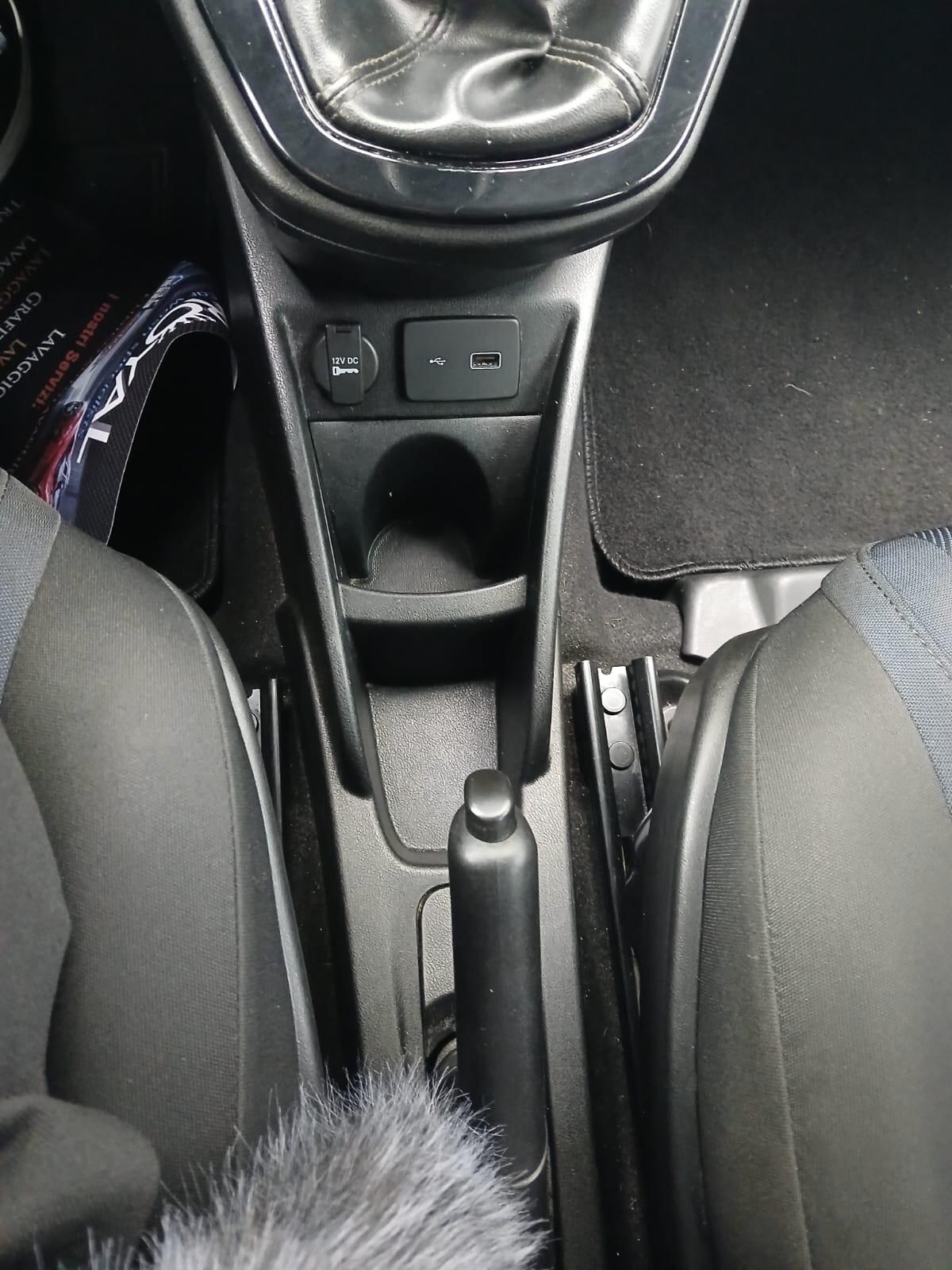 Lancia Ypsilon 1.2 69 CV 5 porte S&S Black and Noir