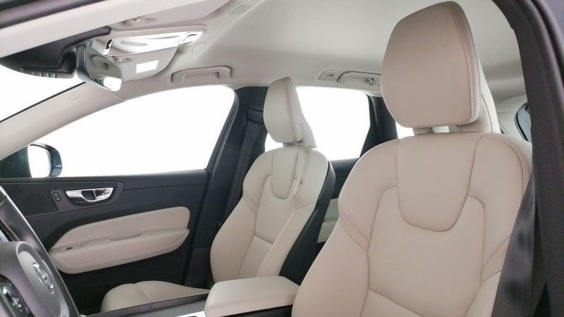 Volvo XC60 2.0 b5 Momentum Pro awd auto