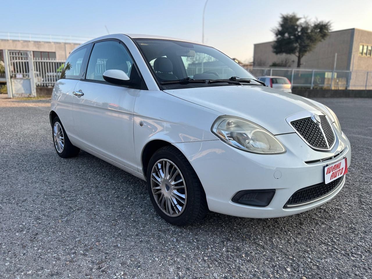 Lancia Ypsilon 1.2 Argento