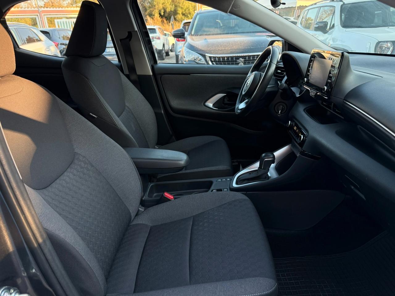 Toyota Yaris 1.5 Hybrid 92CV Business - 2022