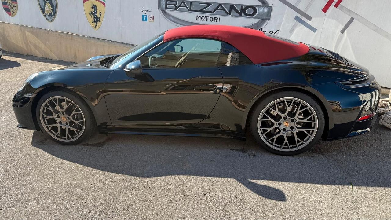 PORSCHE 911 CARRERA CABRIO 2025