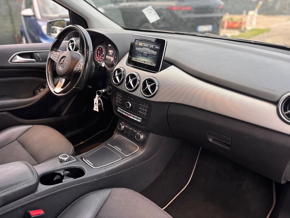 MERCEDES - Classe B - B 200 Automatic 4Matic Premium