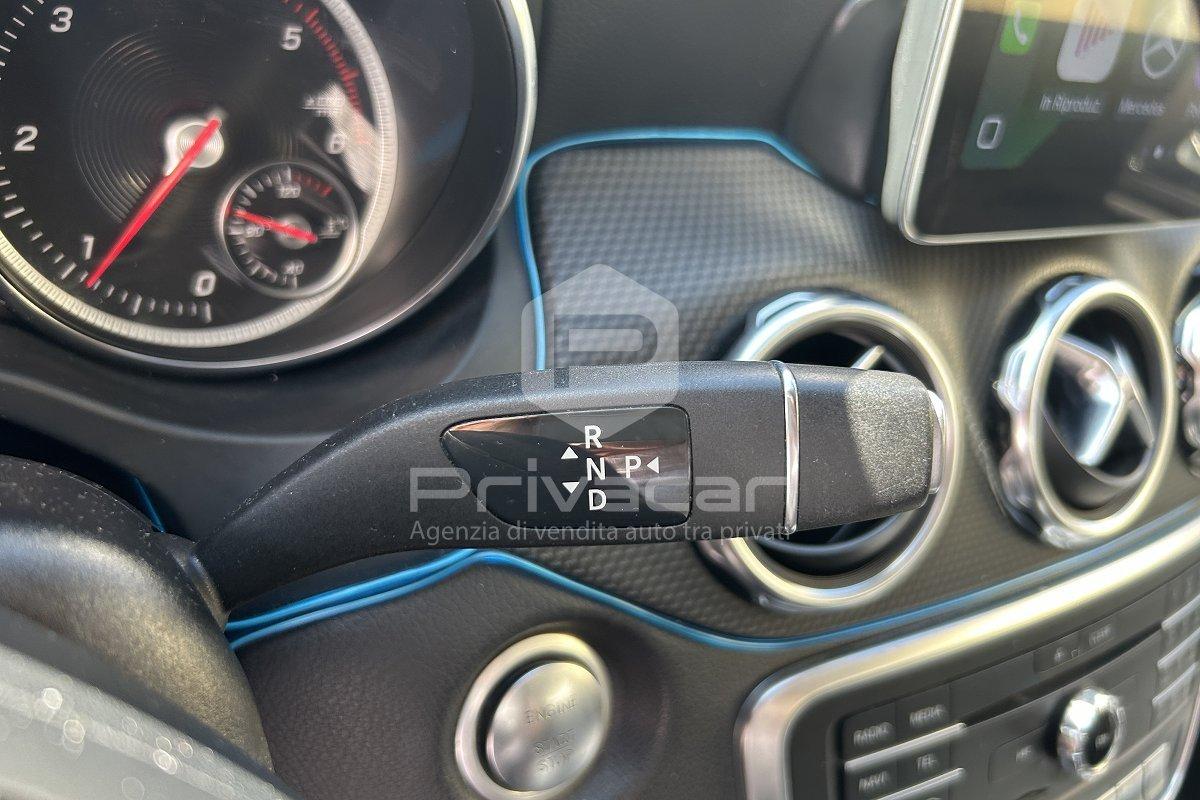 MERCEDES GLA 180 d Automatic Business