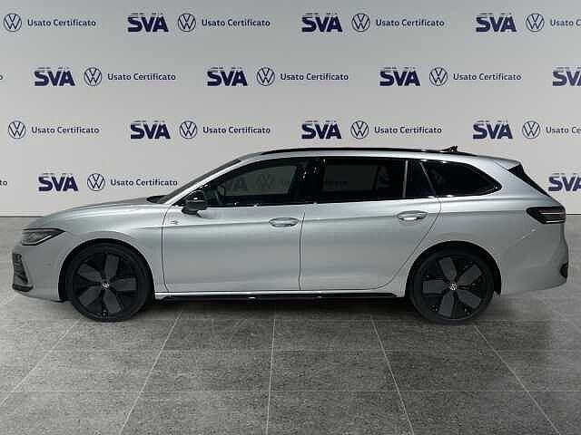 Volkswagen Passat 8ª serie 1.5eTSI 150CV DSG R-Line (MHEV) - IVA ESPOSTA -