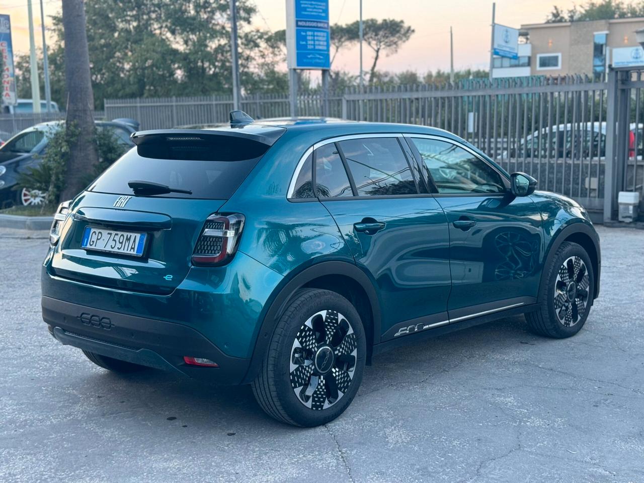 Fiat 600 600e La Prima