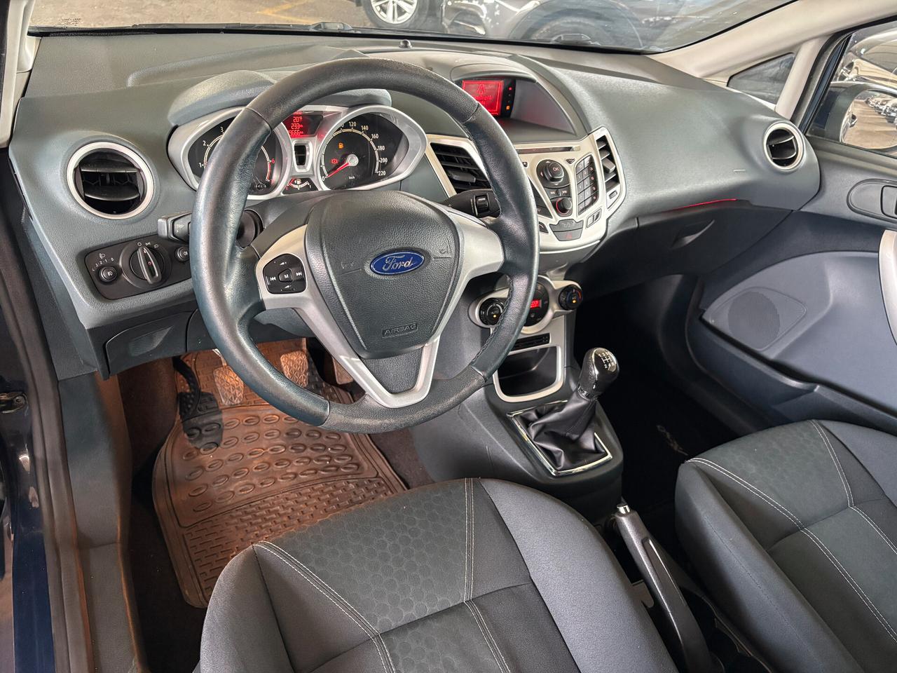 Ford Fiesta 1.2 60KW 82CV 3 porte Titanium NEOPATENTATO