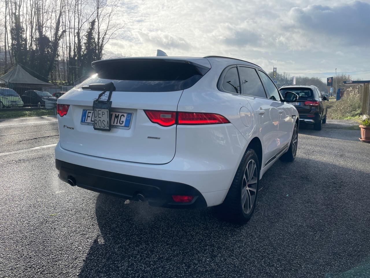 Jaguar F-Pace 2.0 D 240 CV AWD aut. R-Sport