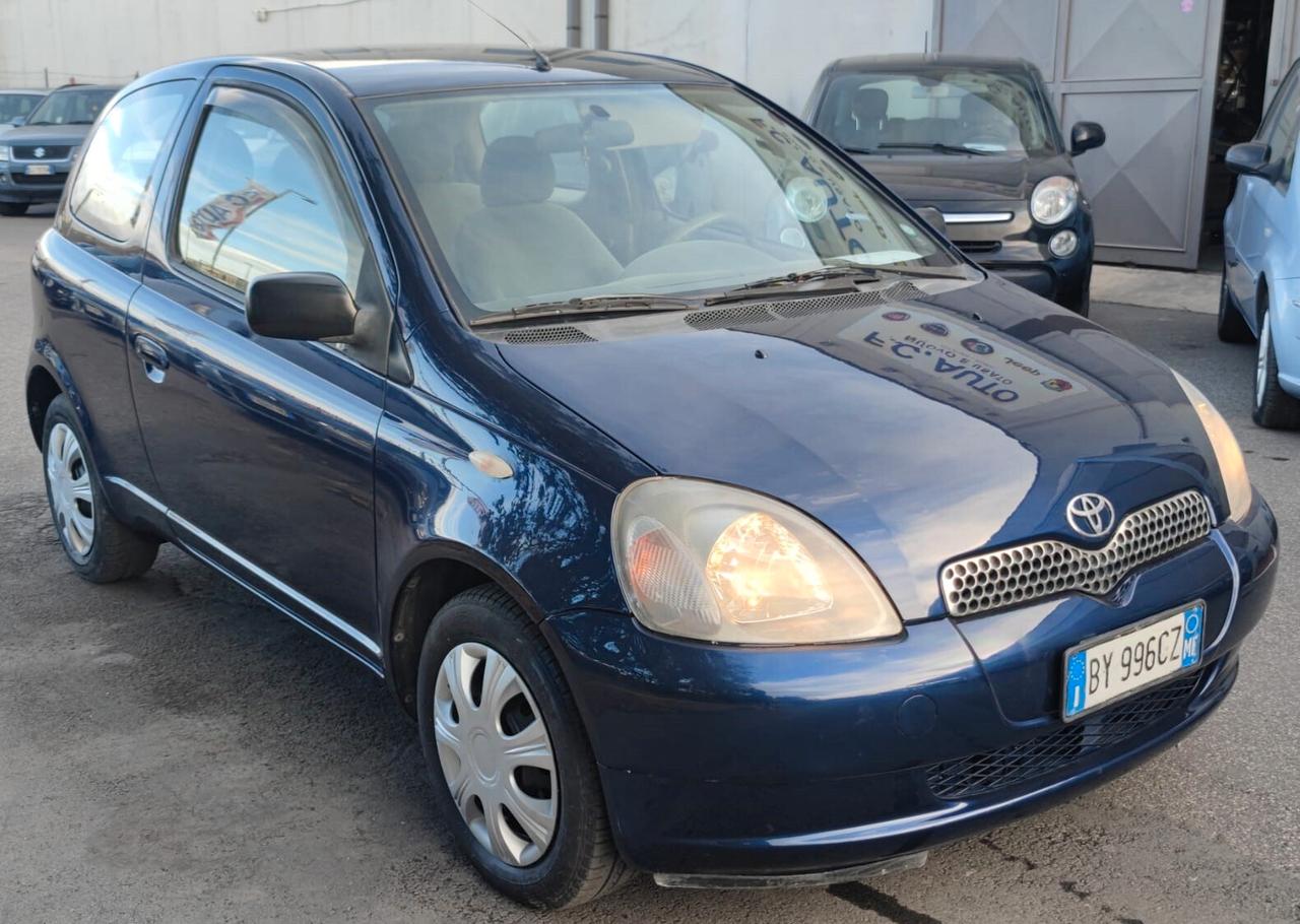 Toyota Yaris 1.0i 16V cat 5 porte Sol