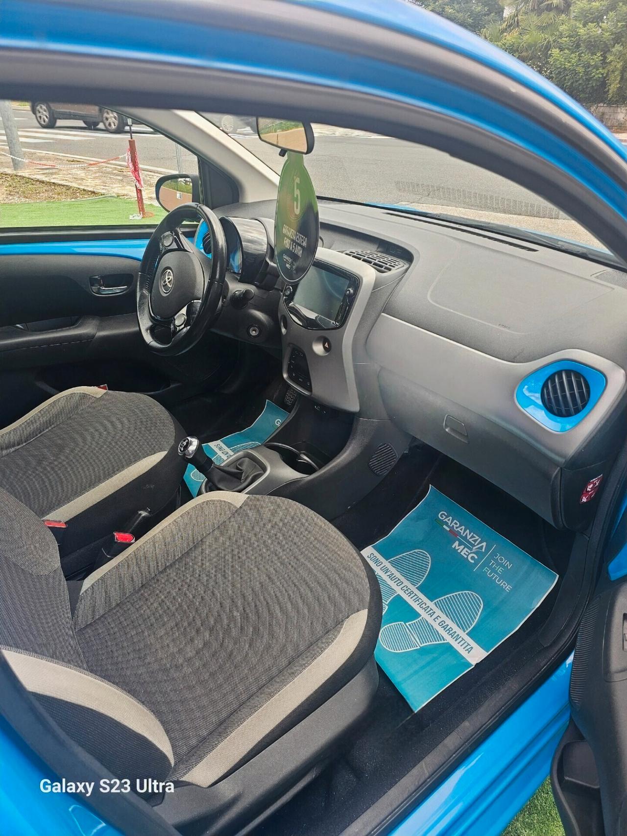 Toyota Aygo Connect 1.0 VVT-i 72 CV 5 porte x-clusiv