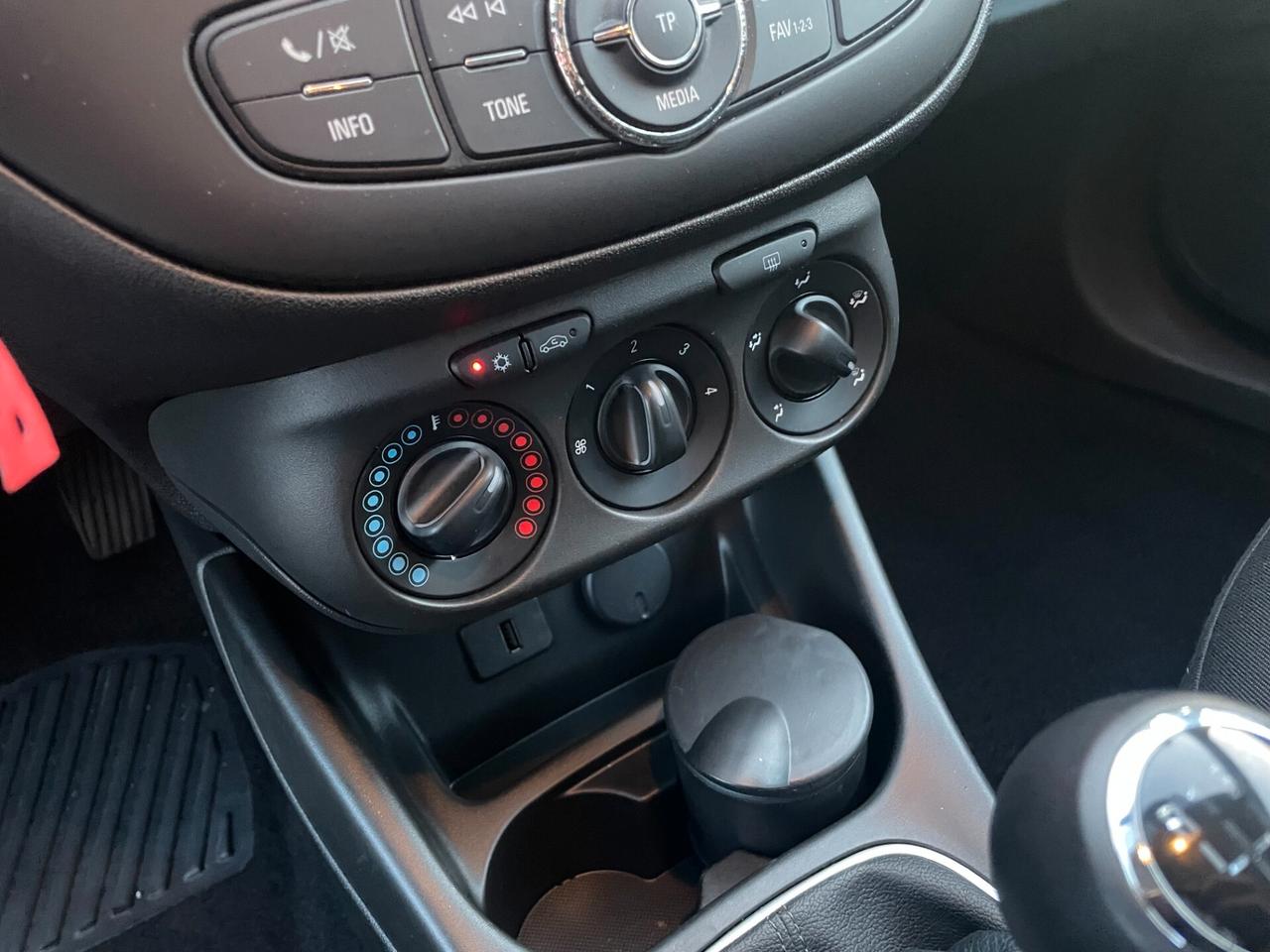 Opel Corsa 1.2 5 porte n-Joy IDONEA NEOPATENTATI