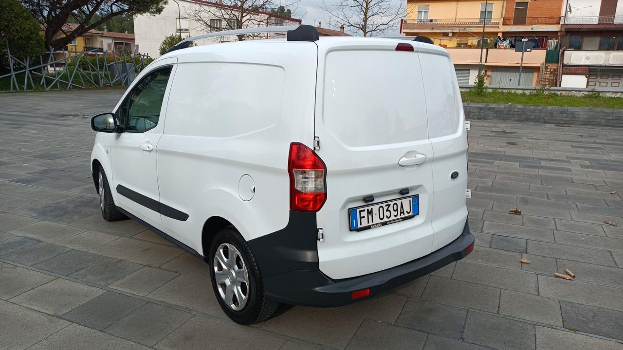 Ford Tourneo Courier 1.5 diesel pari al nuovo
